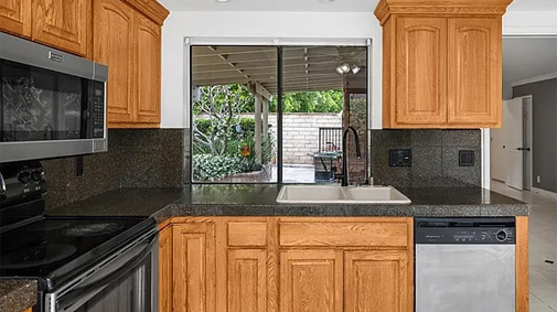 22886 Hickory Hills Ave, Lake Forest, CA 92630685